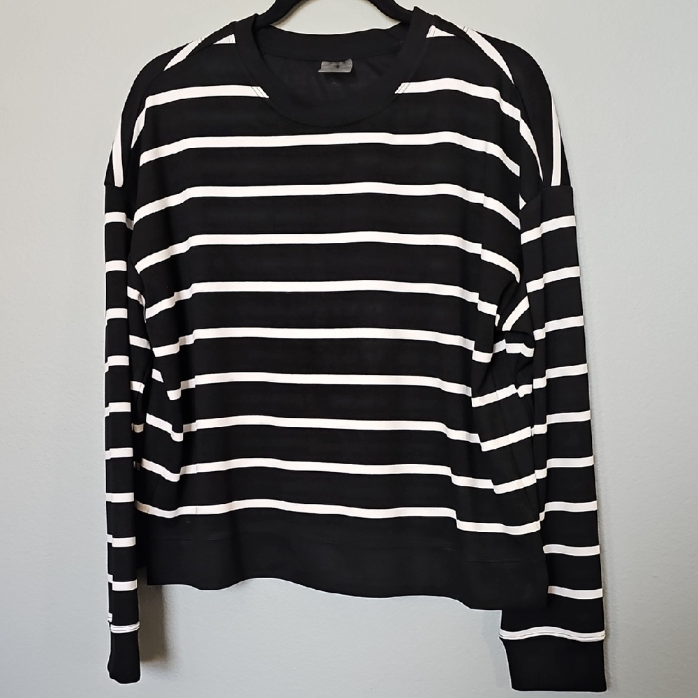 Danskin Casual Lounge Black and White Striped Long Sleeve Tee Large